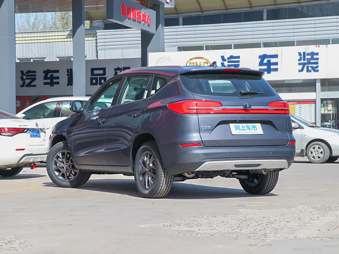 比亚迪  经典版 1.5T 左后正45度