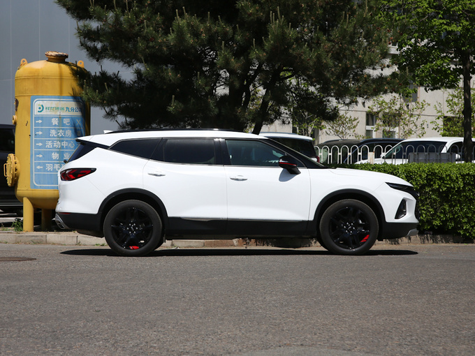 雪佛兰  Redline 650T 正右侧