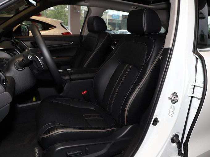 广汽本田  370TURBO 前排座椅