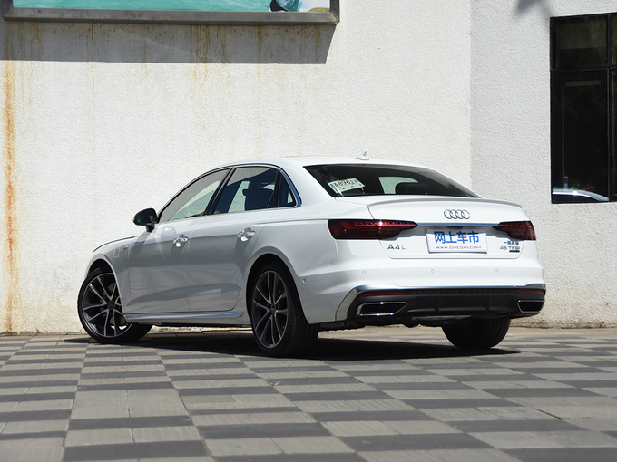 一汽奥迪  45 TFSI quattro 左后正45度