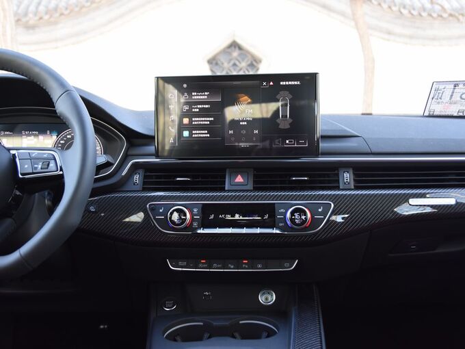 一汽奥迪  45 TFSI quattro 中控台