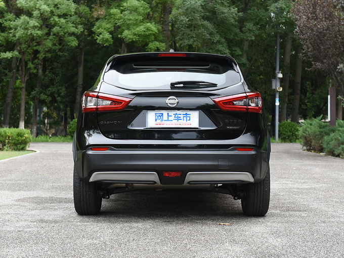 东风日产  2.0L 正后