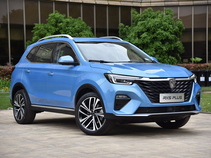 上汽荣威  PLUS 300TGI 右前正45度