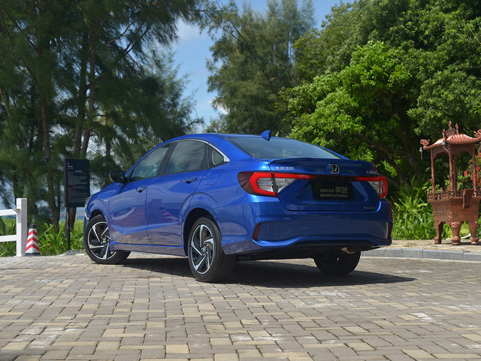 东风本田  锐·混动 1.5L 左后正45度