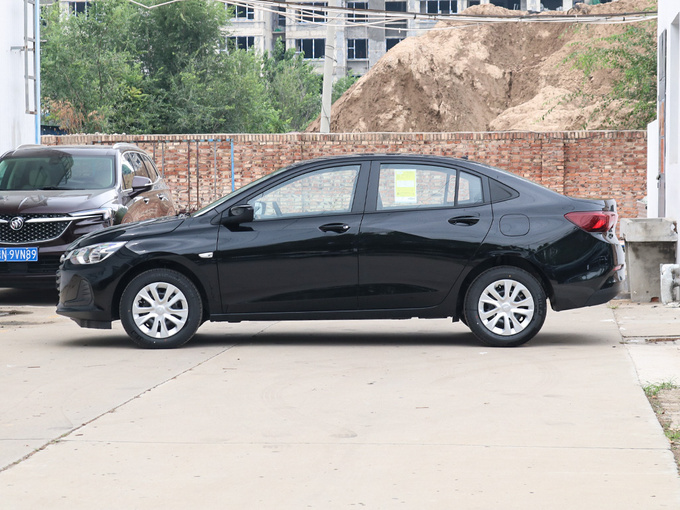 雪佛兰（国产）  320 正左侧