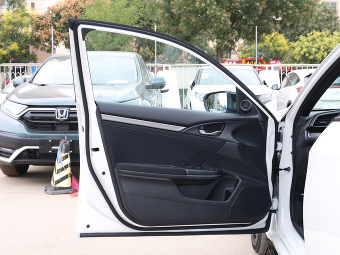 东风本田  HATCHBACK 220TURBO 左前门板