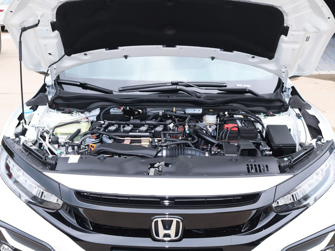 东风本田  HATCHBACK 220TURBO 发动机舱