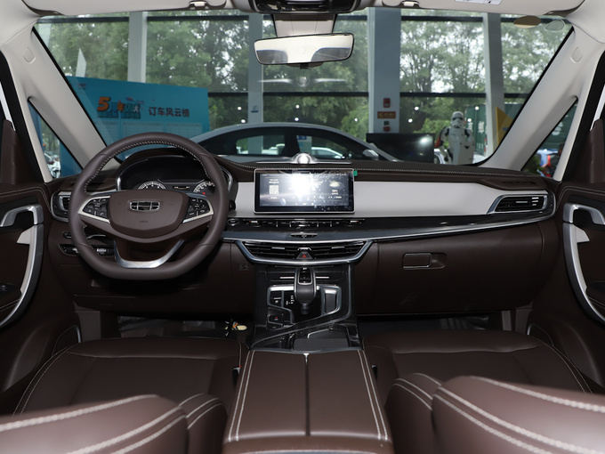 吉利汽车  1.8TD 大中控全景