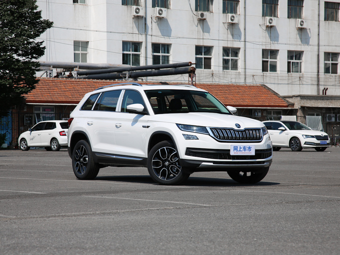 斯柯达（国产）  TSI330 右前正45度