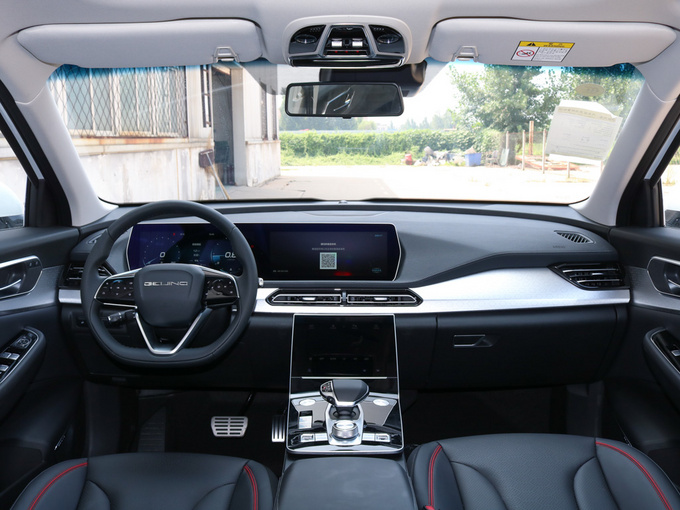 BEIJING汽车  1.5TD DCT致潮版 大中控全景