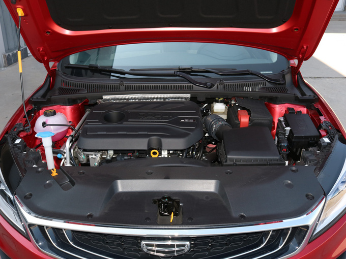 吉利汽车 改款 200T 发动机舱