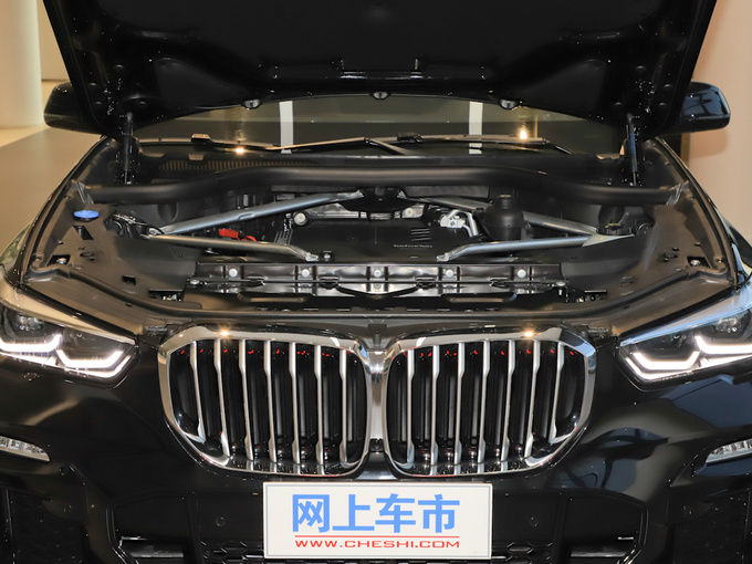 宝马(进口)  xDrive30i 发动机舱