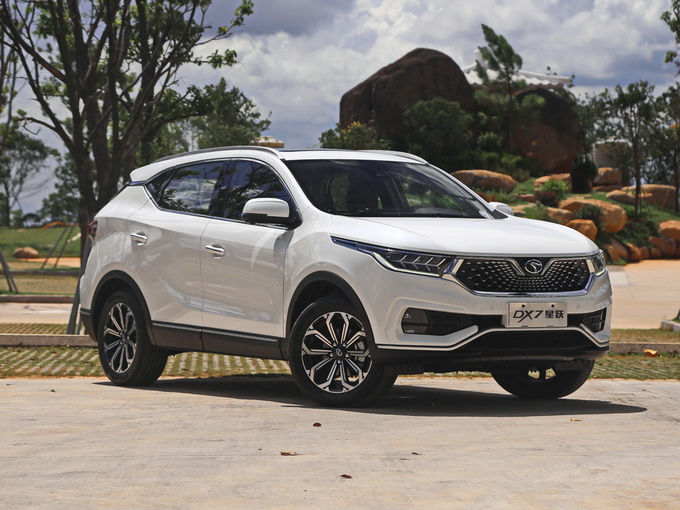 东南汽车  星跃 1.5T 右前正45度