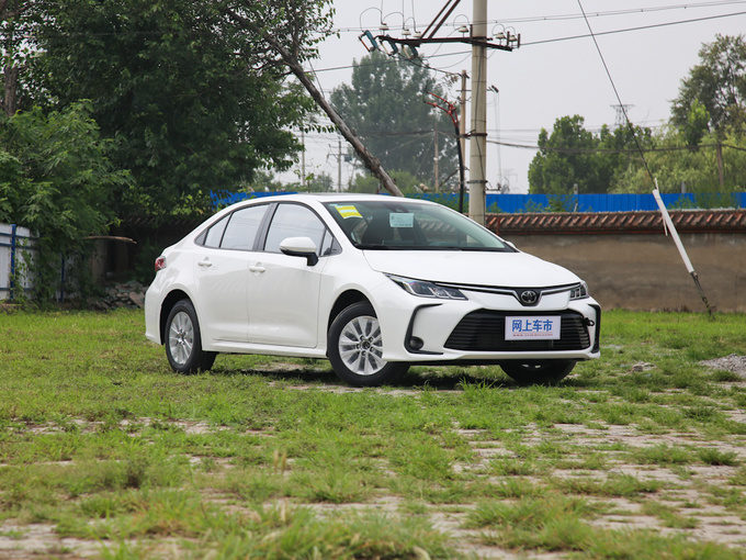 一汽丰田  1.2T S-CVT 右前正45度