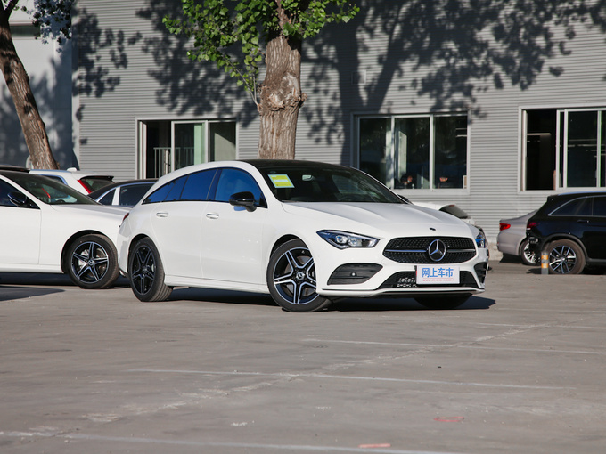 奔驰(进口)  CLA 260 4MATIC 右前正45度