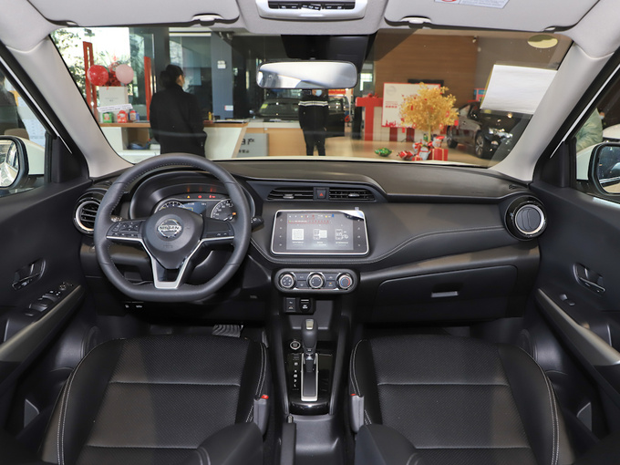 东风日产  1.5L XV 大中控全景