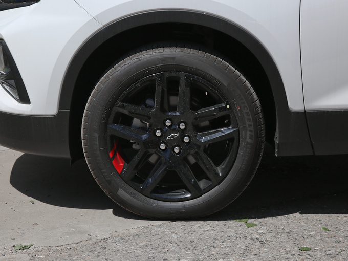雪佛兰（国产）  Redline 650T 5座 左前轮