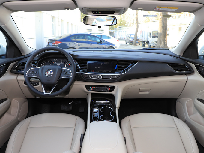 别克  652T 大中控全景