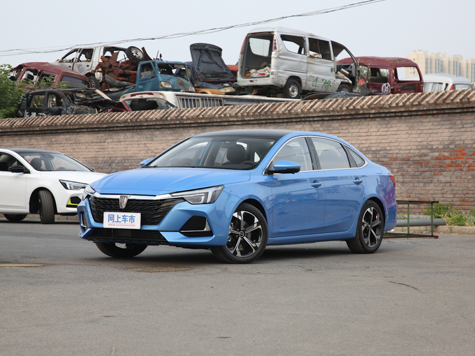 上汽荣威 300TGI 左前正45度