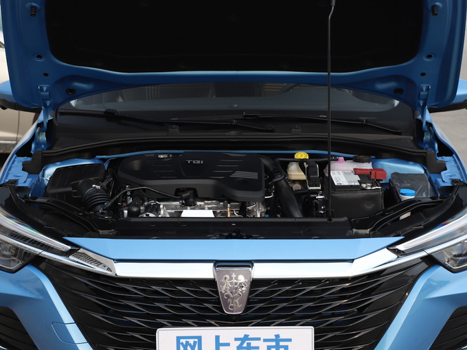 上汽荣威 300TGI 发动机舱