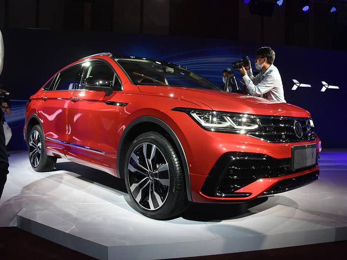 上汽大众  330TSI 右前正45度