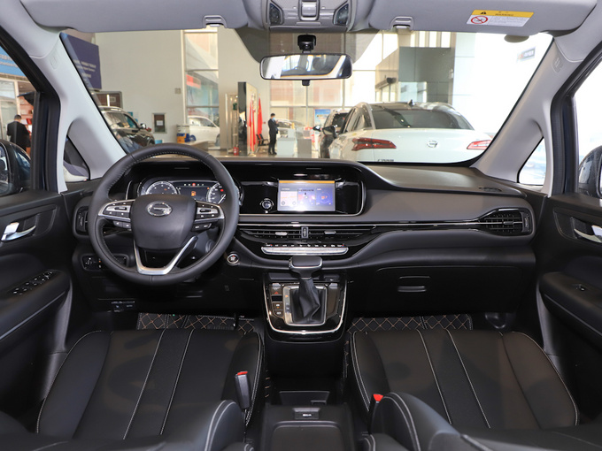 广汽传祺  270T 大中控全景