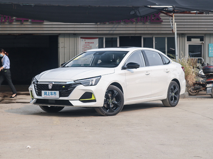 上汽荣威 300TGI 左前正45度