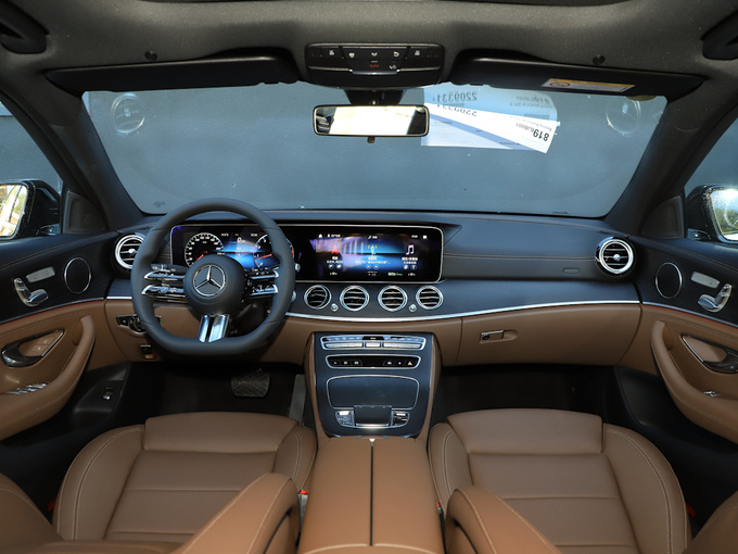 北京奔驰  E 260 L 运动型 大中控全景