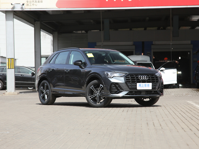 一汽奥迪  40 TFSI 右前正45度
