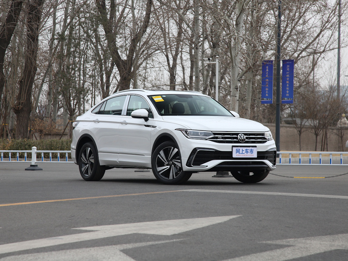 上汽大众  330TSI 右前正45度