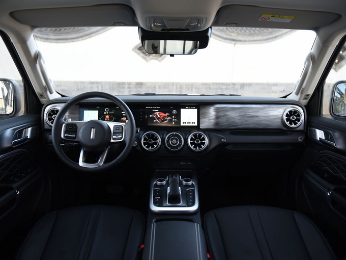 长 城  越野版 2.0T 大中控全景