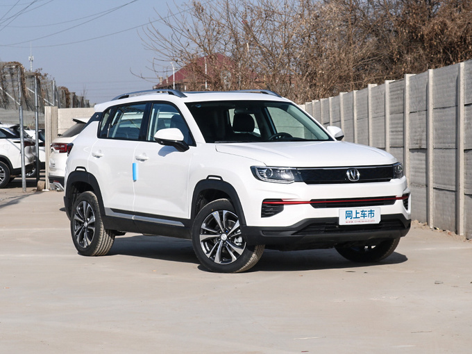 长安汽车  荣耀百万版 1.6L 右前正45度