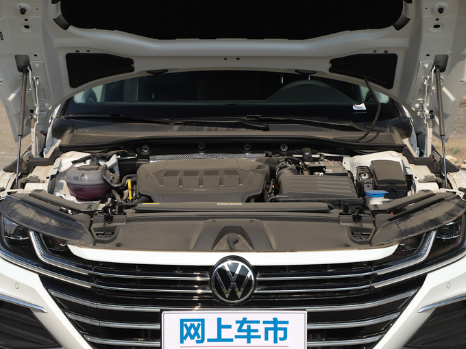 一汽-大众  猎装车 330TSI 发动机舱