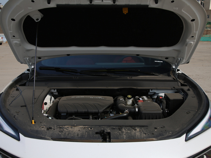 东风风行  1.5TD 发动机舱