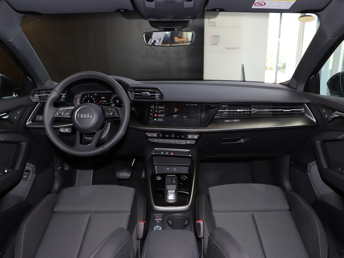 一汽奥迪  A3L Limousine 35 TFSI 大中控全景