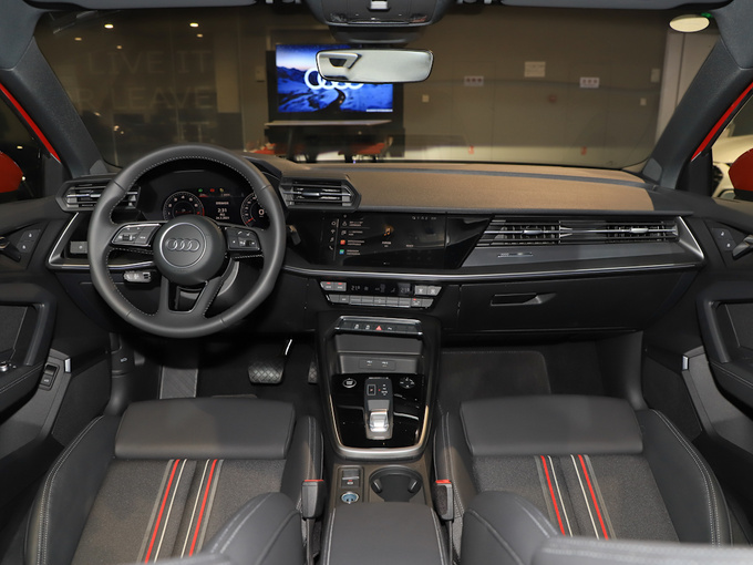 一汽奥迪  A3L Limousine 35 TFSI 大中控全景