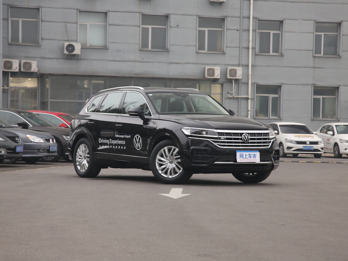 大众(进口)  2.0TSI 右前正45度