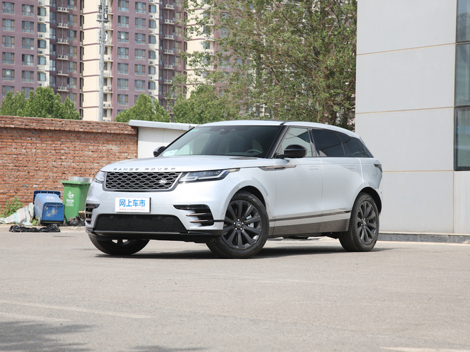 路虎  P340 R-DYNAMIC 左前正45度