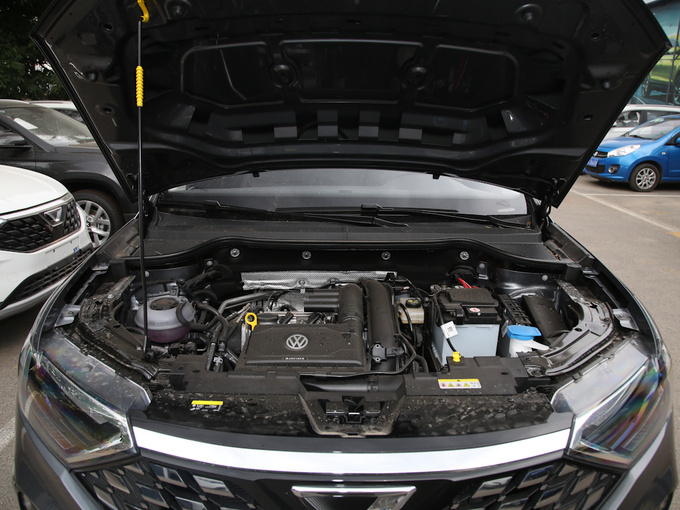 一汽大众  三十周年纪念版 发动机舱