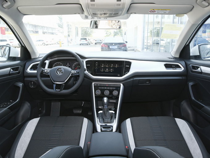 一汽-大众  改款 280TSI 大中控全景