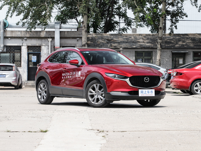 长安马自达  2.0L 右前正45度