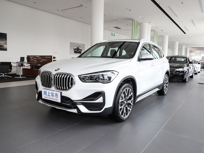 华晨宝马  改款 xDrive25Li 左前正45度