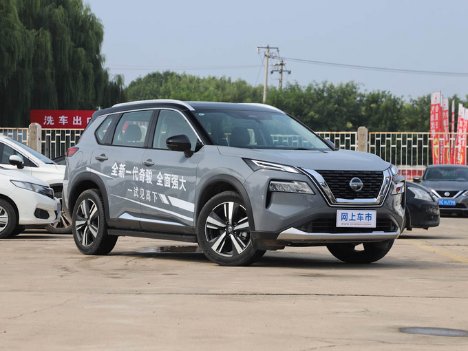 东风日产  VC-Turbo 300 CVT 右前正45度