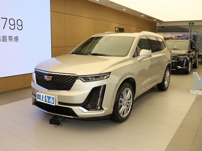 凯迪拉克(国产)  2.0T 轻混动 六座四驱豪华型