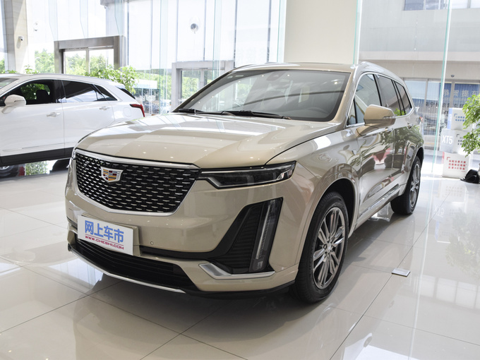   2.0T 七座四驱豪华型 左前正45度