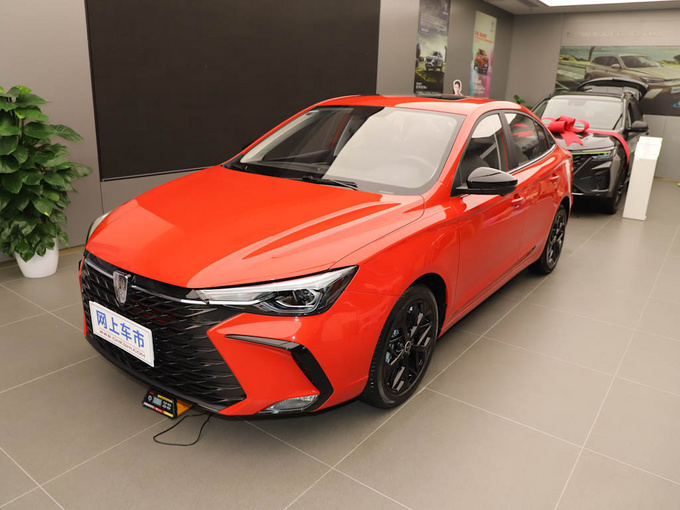 上汽荣威  1.5T GT 左前正45度