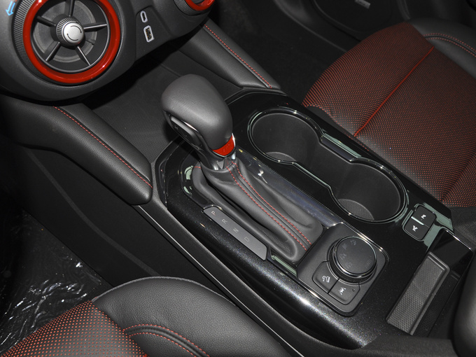 雪佛兰（国产）  轻混 650T RS Twin-Clutch四驱7座