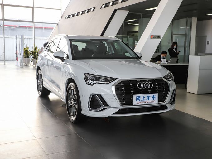 一汽奥迪  40 TFSI 右前正45度