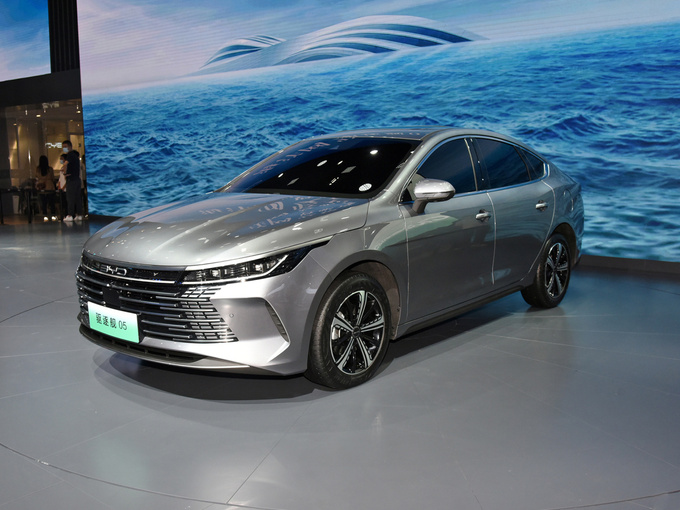 比亚迪  DM-i 55KM