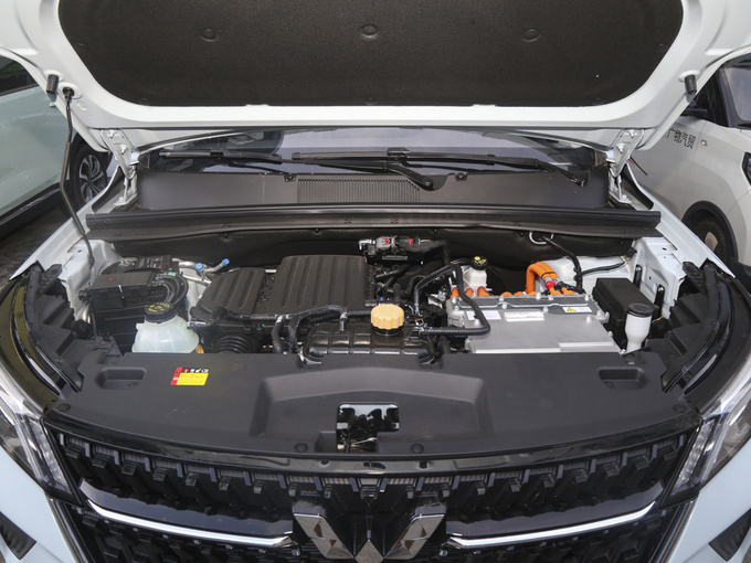 上汽通用五菱  2.0L